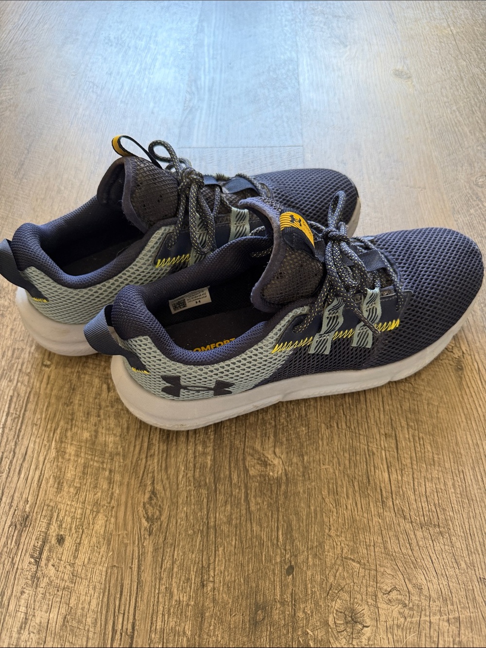 Men's Charged Assert 5050 under armor Running Sneakers Blue and yellow size 10